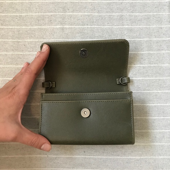 Matt & Nat Drew Crossbody Bag - Vintage Olive - Picture 3 of 8